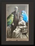 Photographie von älterem Paar mit zwei gemalten Wellensittichen Vogel Portraits